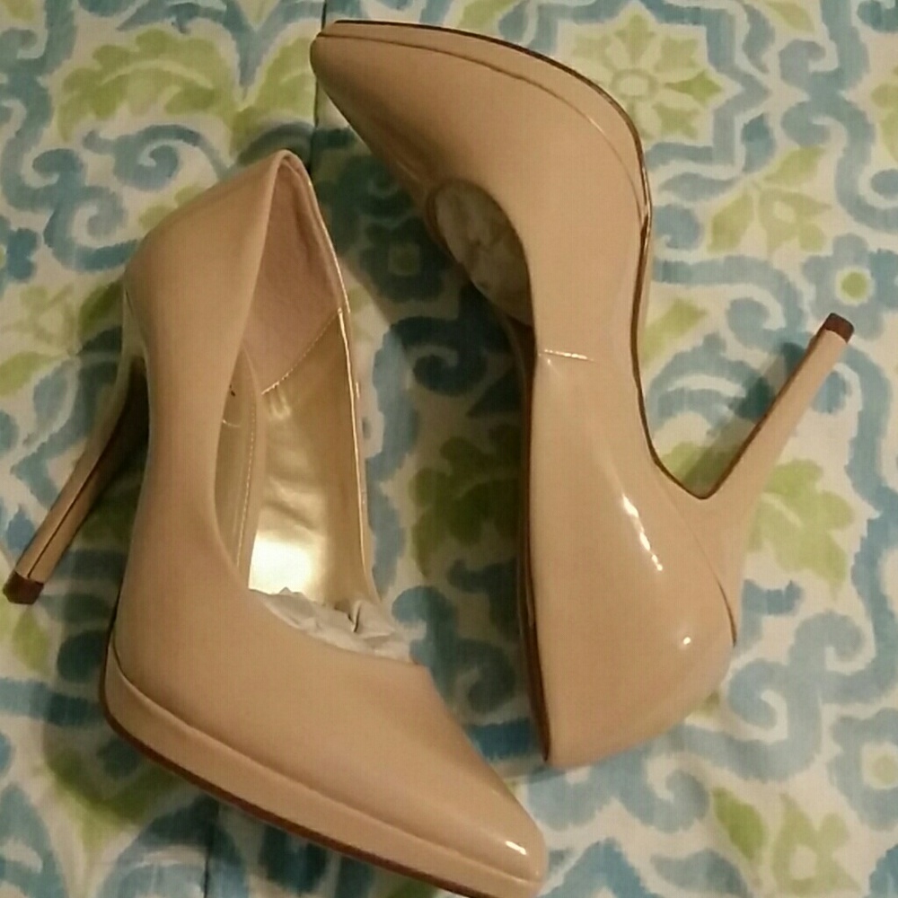 Brand New, Never Worn, Nude Pointy Toe Pumps
